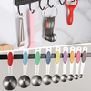 Set aus magnetischen Kaffeemessbechern und -löffeln aus Edelstahl