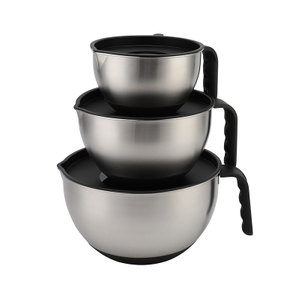 Salat-Rührschüssel-Set aus Edelstahl für die Küche. Umweltfreundliche Metallschüssel mit poliertem Griff