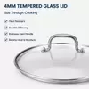 Werkseitig geliefertes flaches Topfset aus Edelstahl mit Edelstahlgriff und Glasdeckel. Flacher Topf mit gelötetem Boden